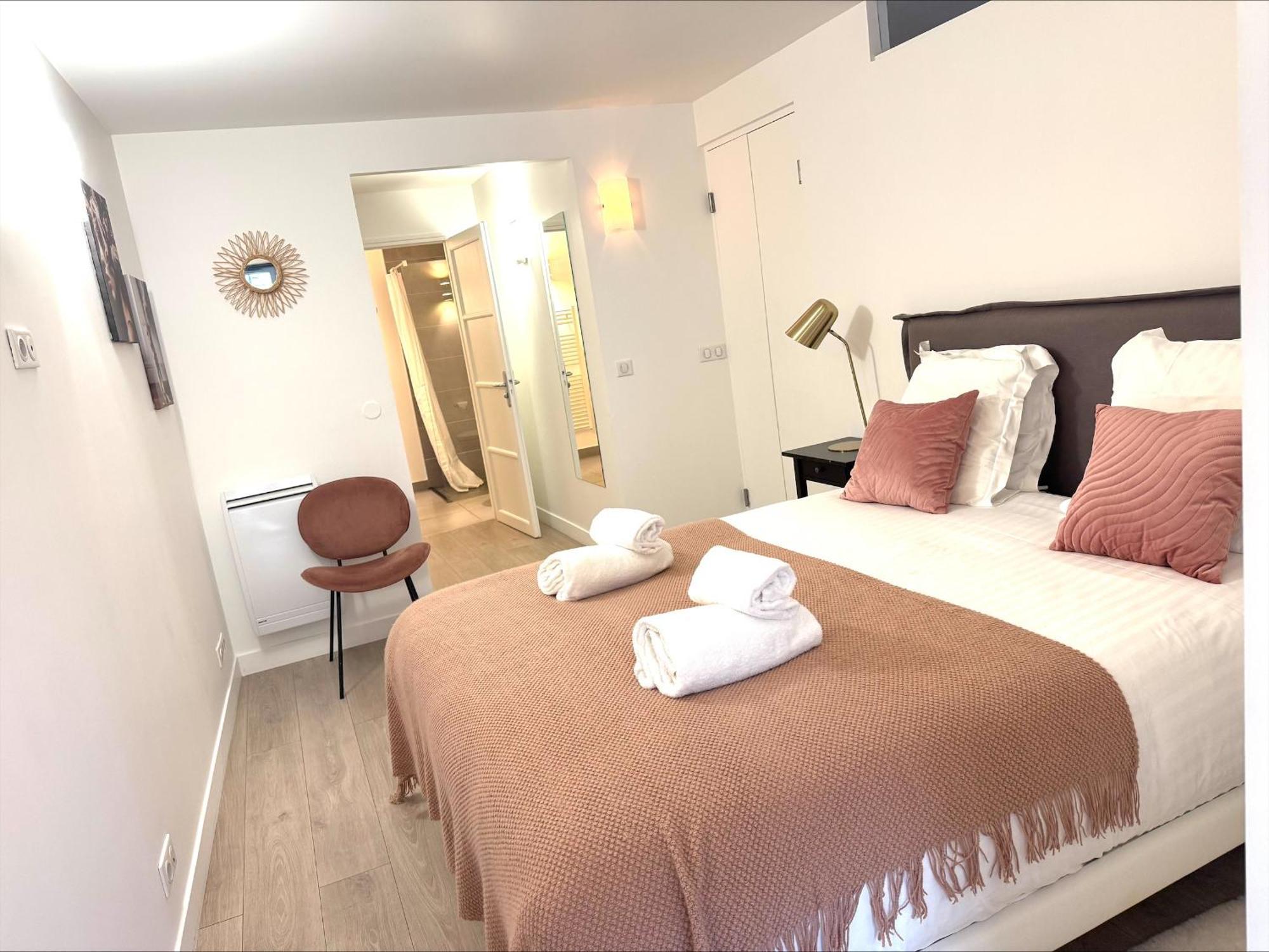 Appartements - Le Logis Versaillais แวร์ซาย ภายนอก รูปภาพ