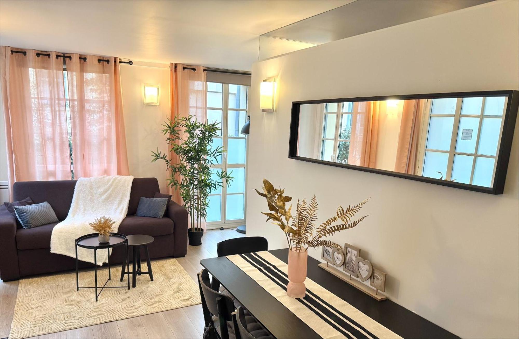 Appartements - Le Logis Versaillais แวร์ซาย ภายนอก รูปภาพ